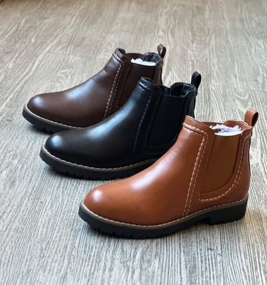 Flat Ladies Angle Boots
