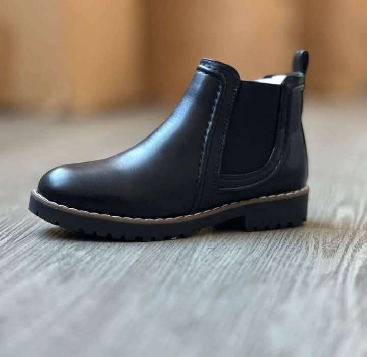 Flat Ladies Angle Boots